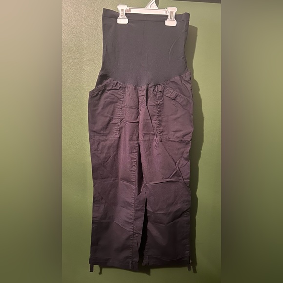 Bundle of cropped maternity pants in black and blue - Picture 3 of 7